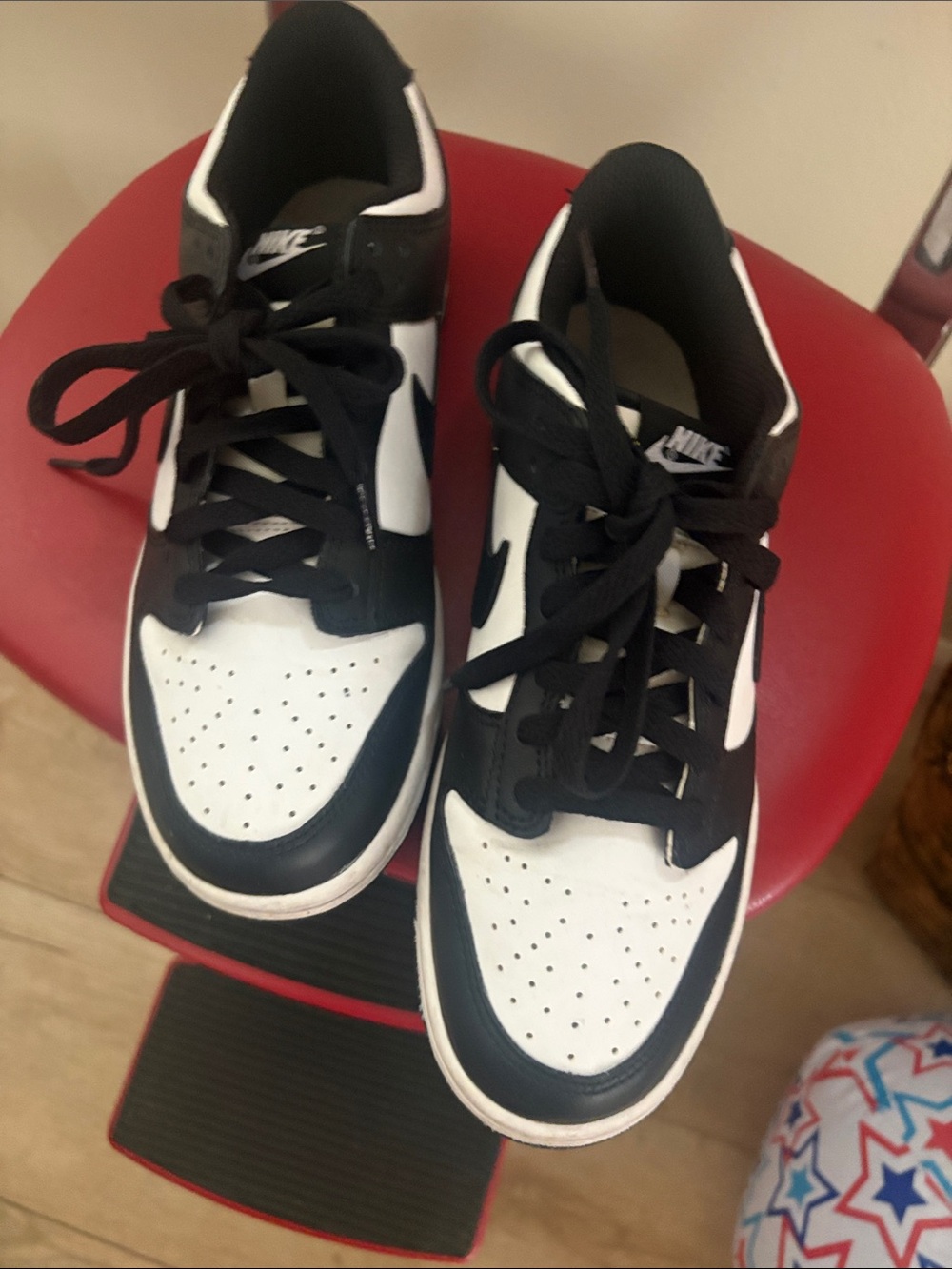 Nike Dunjs Black and White Low-Top Sneakers size 7Y
